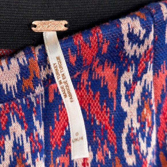 FREE PEOPLE Clean Crop Flare Pant XS 0 Ikat Tribal Print Pull On Stretch Boho - Picture 6 of 9